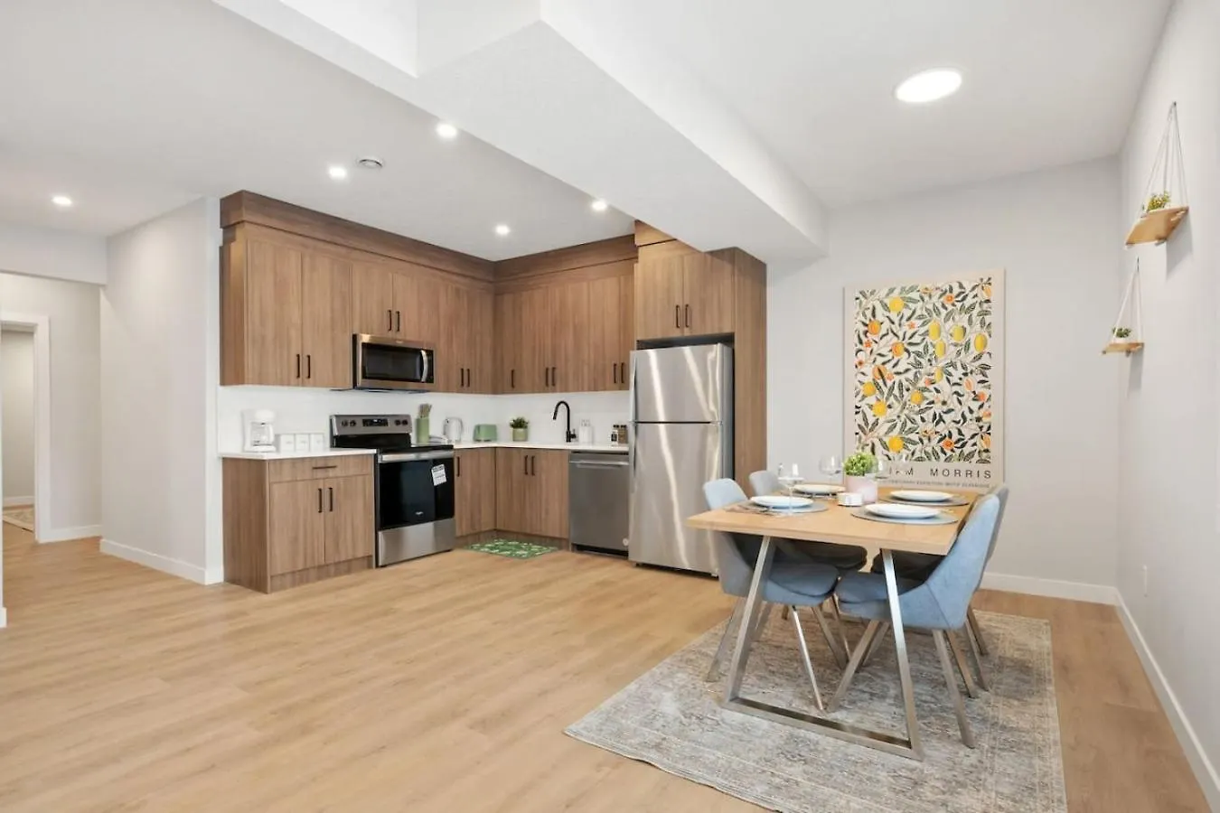 2 Bedroom Spacious & Private Guest Suite - King Size Bed Tv In Room, 58