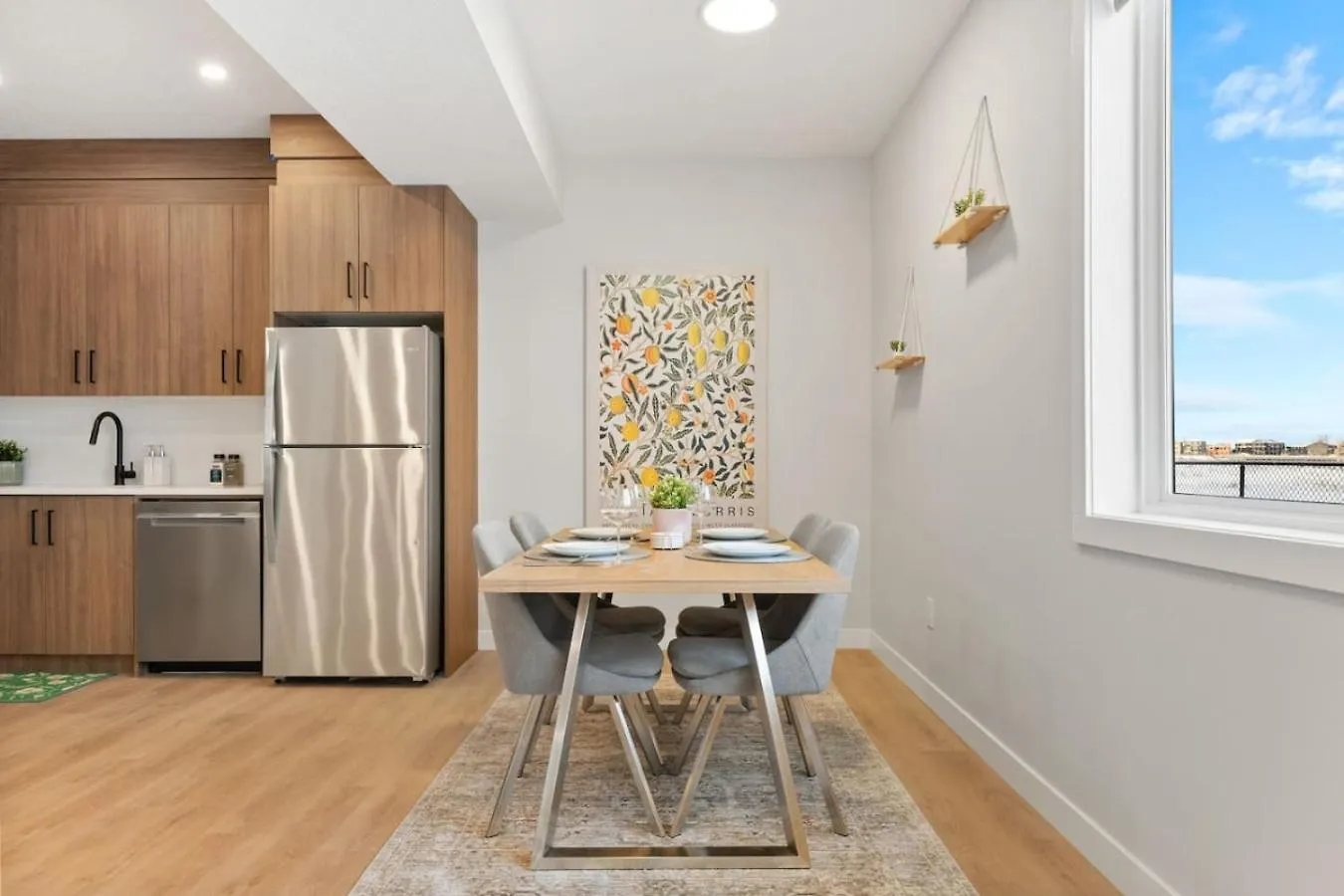 2 Bedroom Spacious & Private Guest Suite - King Size Bed Tv In Room, 58