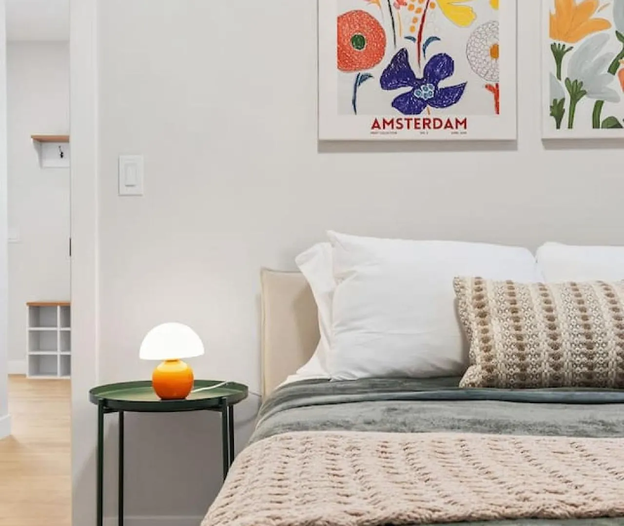 2 Bedroom Spacious & Private Guest Suite - King Size Bed Tv In Room, 58